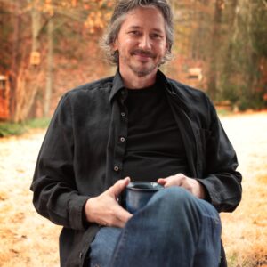 Zdjęcie przedstawia prof. Kelly'ego Wilsona prowadzącego szkolenie z terapii ACT dla psychologów i psychoterapeutów